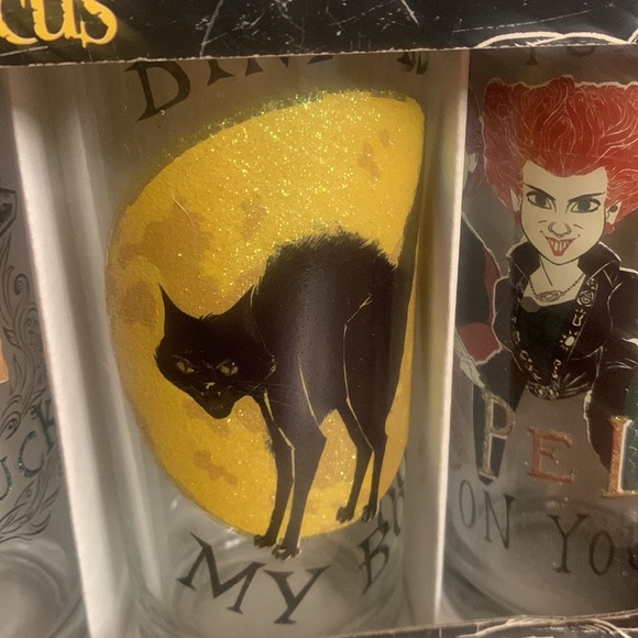 Disney Hocus Pocus Sanderson Sisters Set of 4 Glasses NEW - Picture 4 of 6